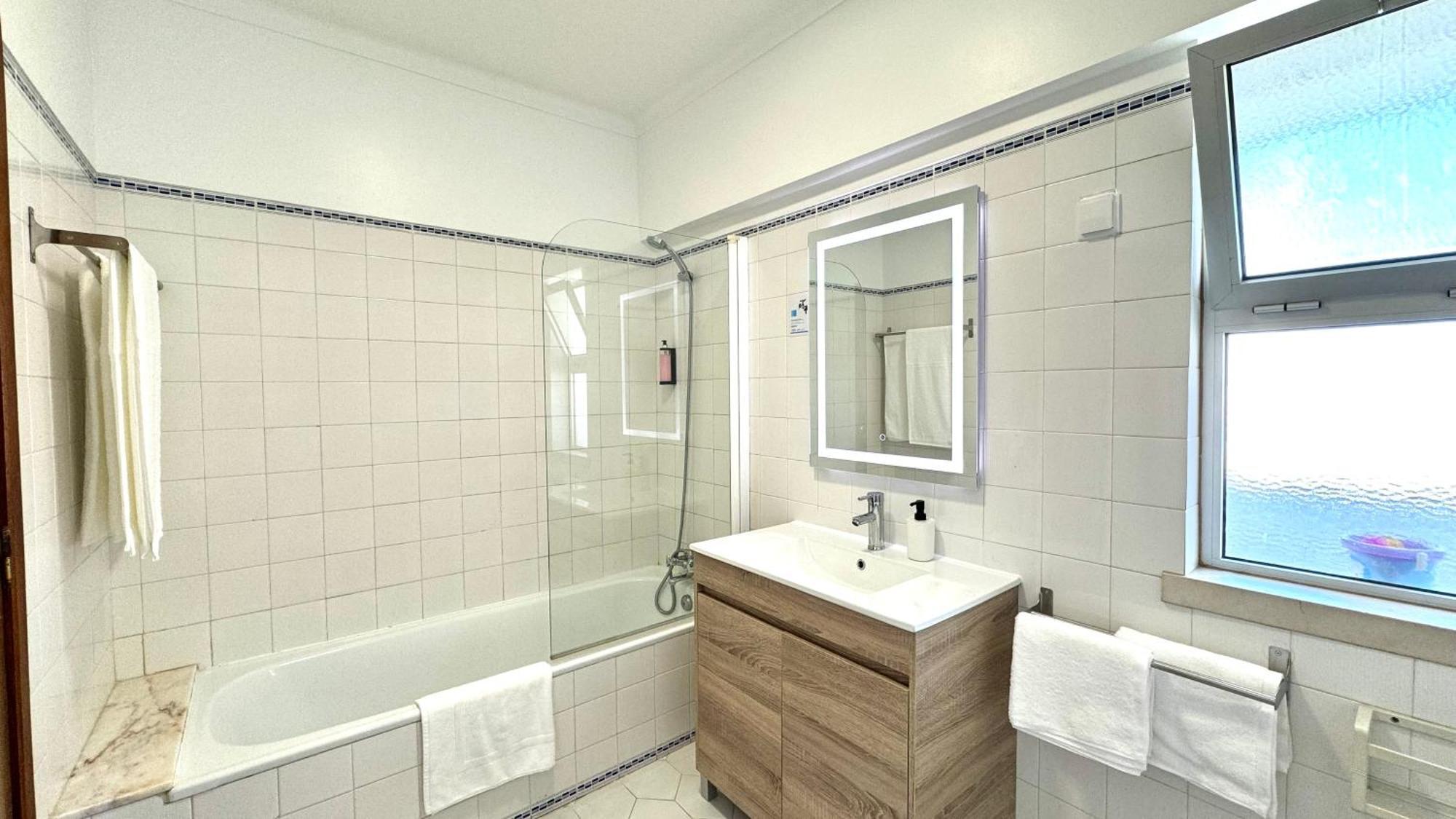 Praia Da Rocha, 605 Concorde, Charming Apartment With Sea View, Internet And Parking, By Ig Portimão Exterior photo